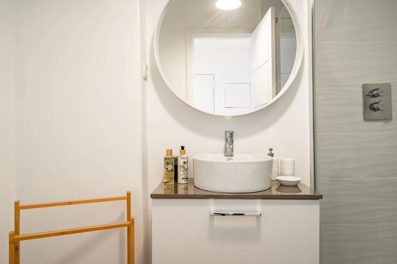 Akicity Anjos Rose Lisbon Apartment